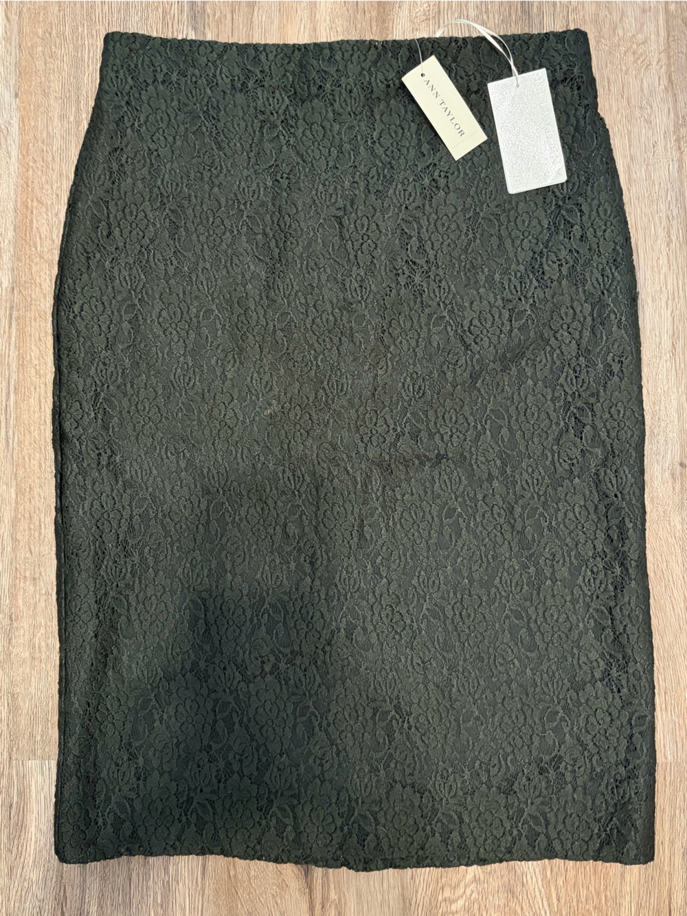 Women’s NWT Ann Taylor Olive Green Lace Overlay Lined Midi Pencil Skirt